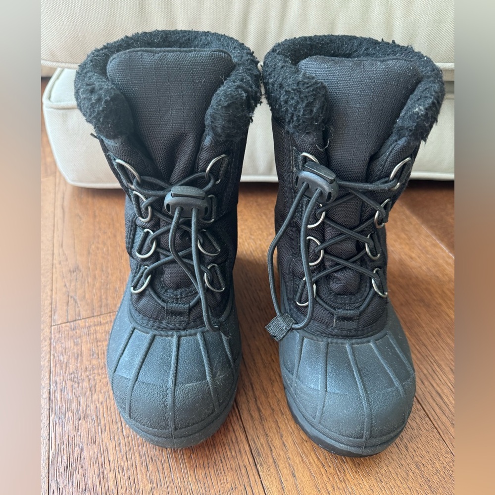 Gently used kids Sorel boots in size 12. Still in good condition!